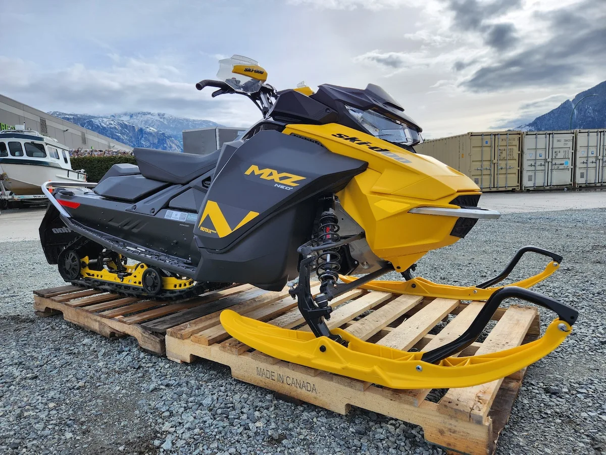 2023 Ski Doo MXZ NEO 600 EFI First Kanata Motorsports Marine RV